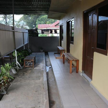 Tange Guest House Ruteng Buitenkant foto