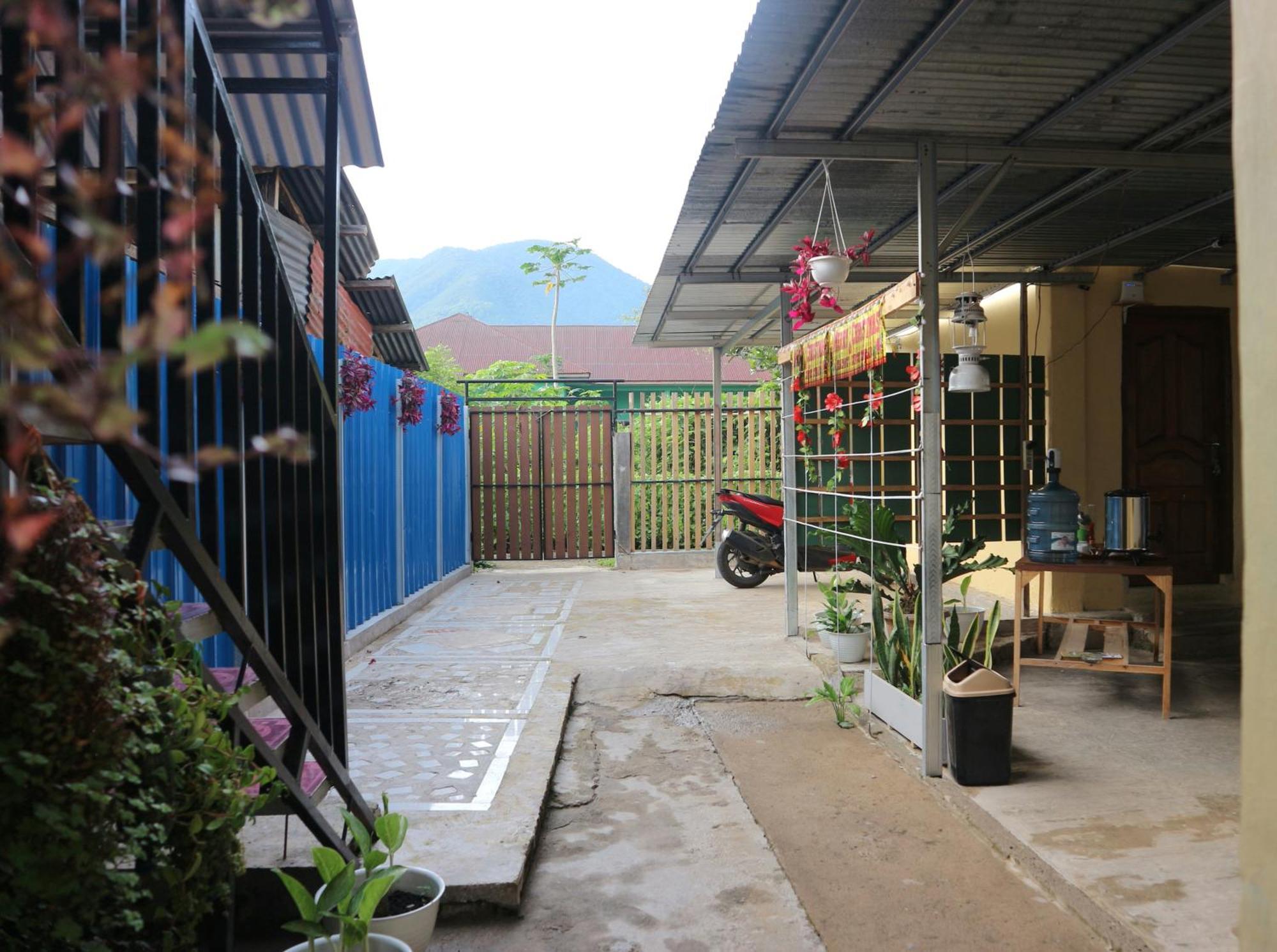 Tange Guest House Ruteng Buitenkant foto