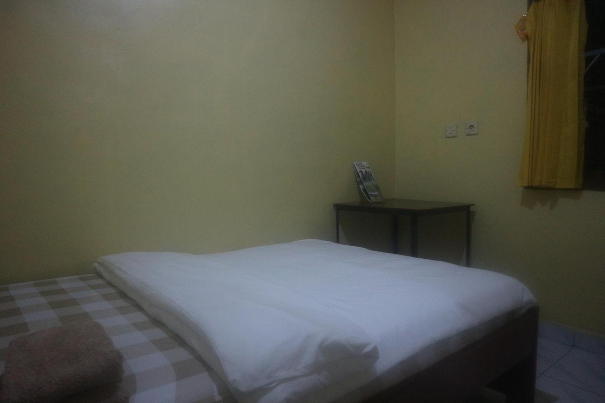 Tange Guest House Ruteng Buitenkant foto