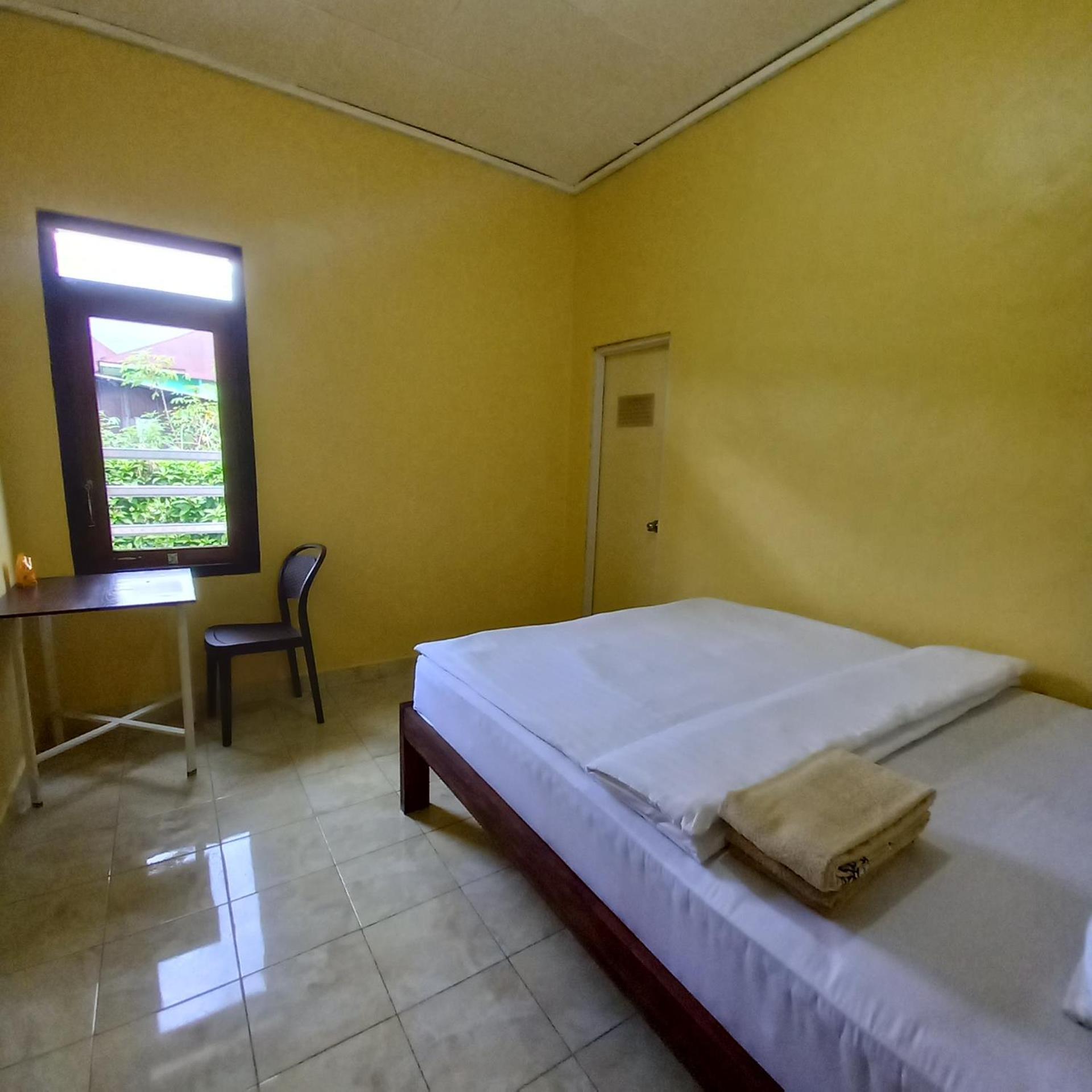 Tange Guest House Ruteng Buitenkant foto