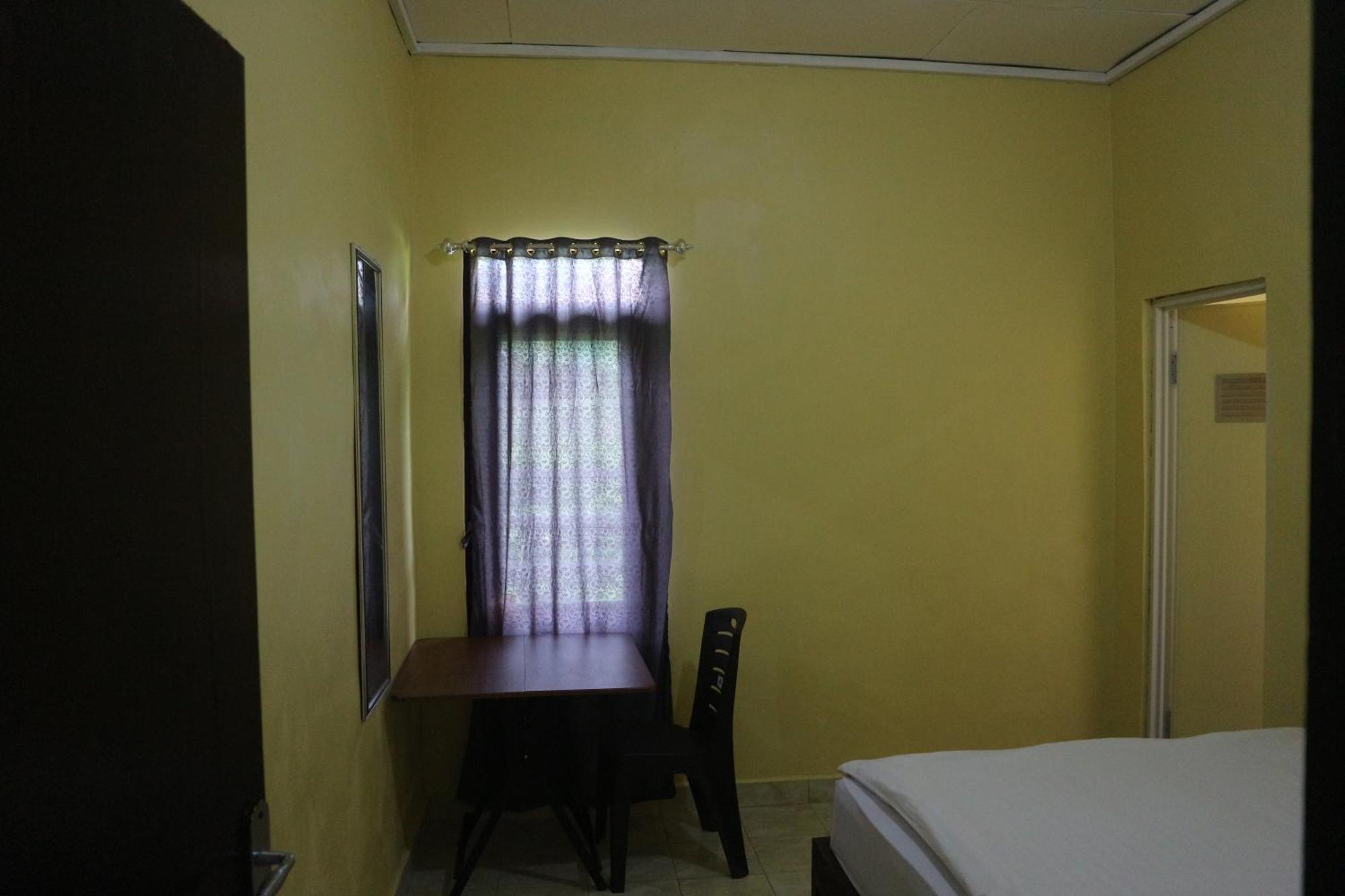Tange Guest House Ruteng Buitenkant foto